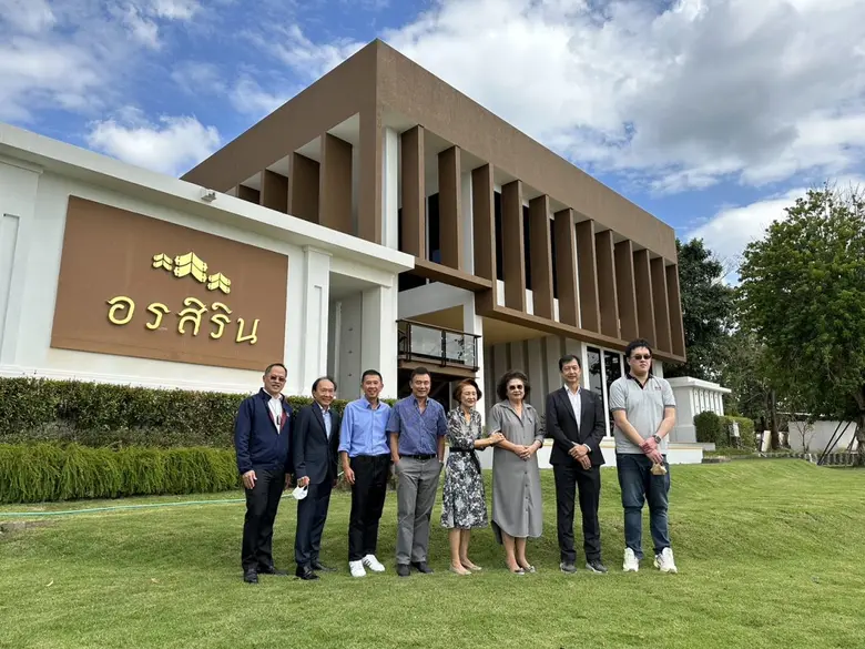 นายพงษ์ภานุ เศวตรุนทร์ ประธานกรรมการบริษั...