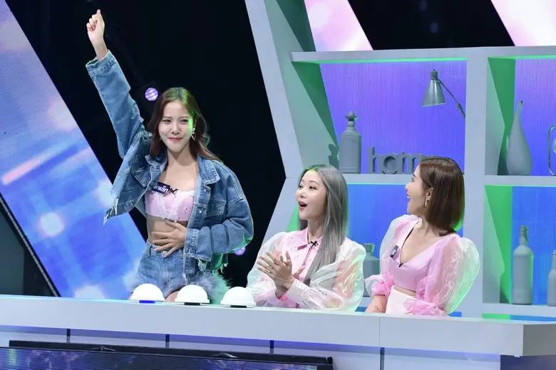 "รู้หน้า ไม่รู้ใคร Who's That" ในวันเสาร์...