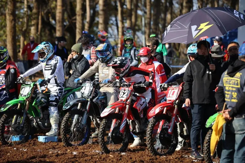 "อินทรีแซงค์"คว้าท็อป 10 สร้างประวัติศาสตร์นักแข่งไทยคนแรกที่ทำอับดับและคะแนนสูงที่สุดในการแข่งขันรายการโมโตครอสชิงแชมป์ประเทศญี่ปุ่น