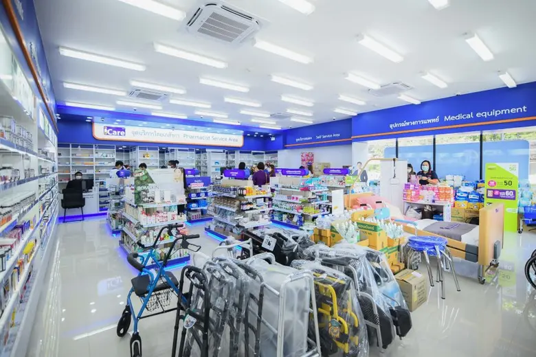 ภก.ศุภกร พันธุกานนท์ (ที่ 4 จากซ้าย) ประธ...