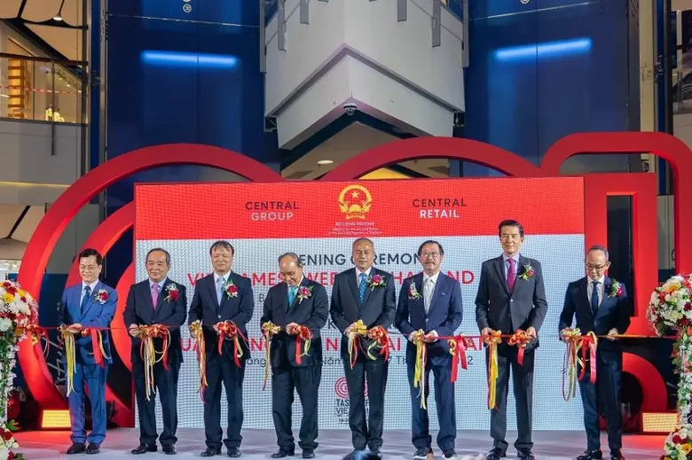 ไม่ต้องบินไปก็ช้อปได้ คุณเปิ้ล จริยา จิราธิวัฒน์ รอ...