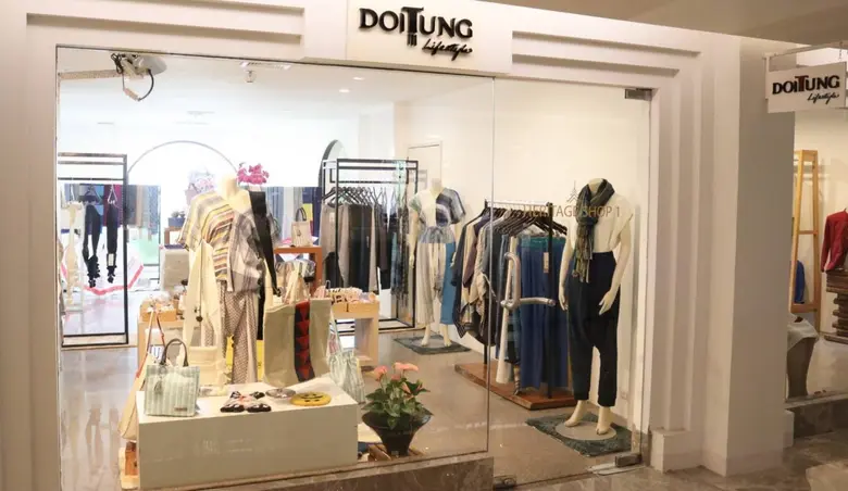 สุนทร อารยา อรุณานนท์ชัย ประธานกรรมการโรง...