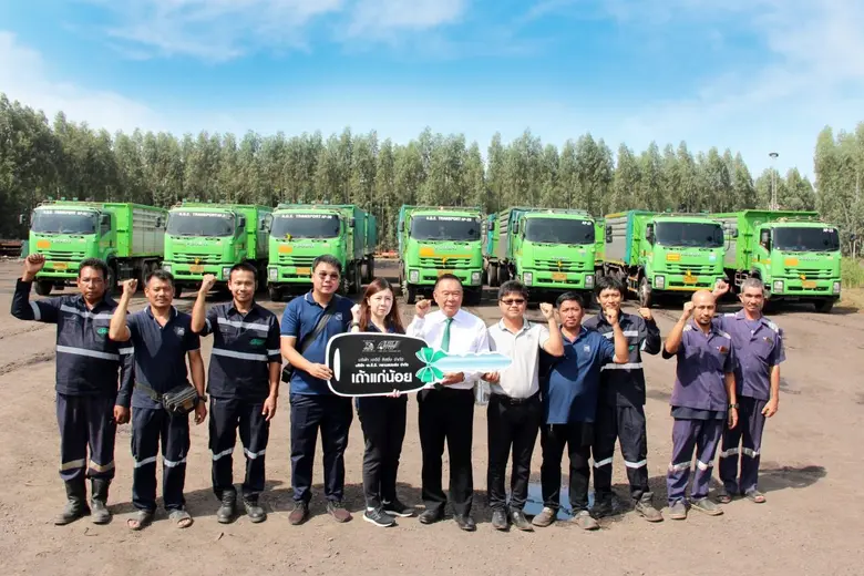 เมื่อเร็วนี้ นายพนม ควรสถาพร (กลางขวา) ปร...