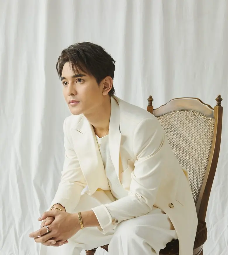 หนุ่มหล่อมากความสามารถ กัน นภัทร อินทร์ใจ...