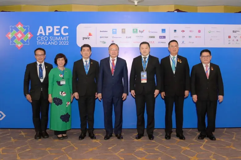 ประธานกรรมการ เครือซีพี-ซีพีเอฟ พร้อมด้วย...