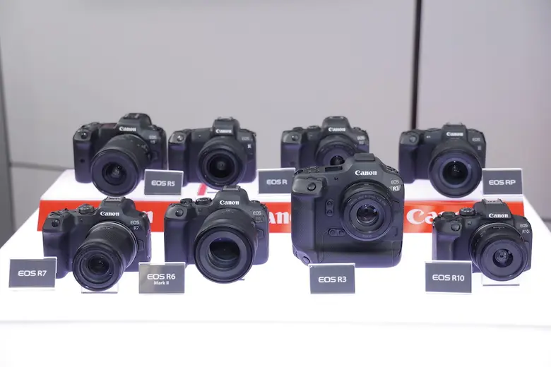 แคนนอนท้าเปิดเกมช่างภาพ 'สายไฮบริด' เปิดตัว "Canon EOS R6 Mark II" กล้องมิเรอร์เลสฟูลเฟรมรุ่นใหม่ สุดทั้งงานภาพนิ่ง ถ่ายต่อเนื่องสูงสุด 40 FPS