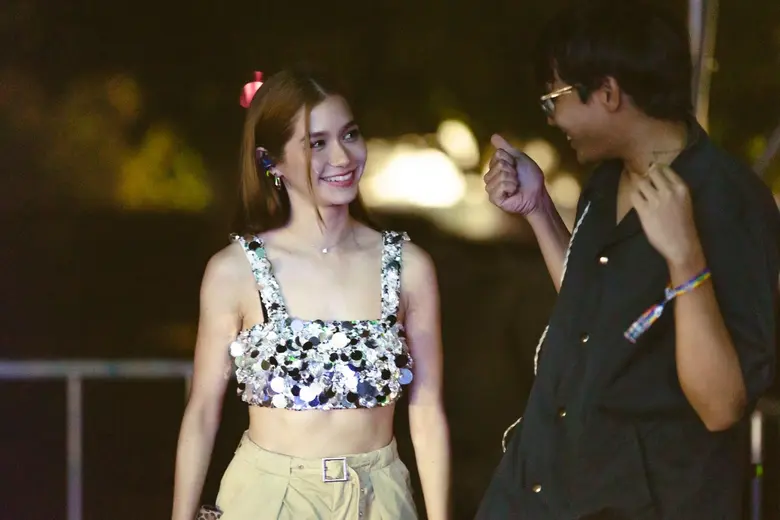 เรียกว่าช่วงนี้ "วิโอเลต วอเทียร์" ศิลปิน...