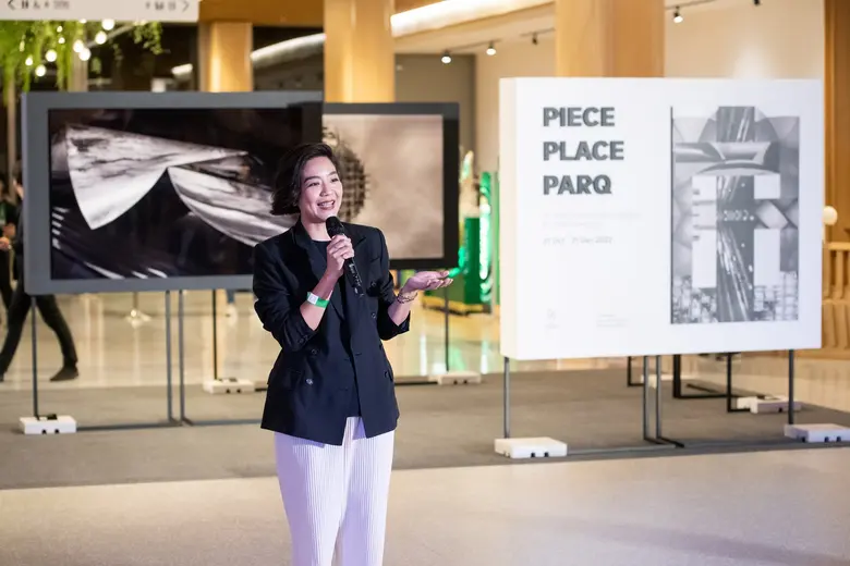 เปิดมุมมองใหม่ของ The PARQ collection ผ่านนิทรรศการภาพถ่ายขาวดำ Piece Place PARQ โดยธนพล แก้วพริ้ง