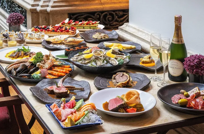 เฉลิมฉลองเทศกาลแห่งความสุข พร้อมสังสรรค์ในหลากมื้ออาหารพิเศษ ให้ทุกท่านได้เพลิดเพลินเต็มที่ ณ โรงแรมแกรนด์ ไฮแอท เอราวัณ กรุงเทพฯ