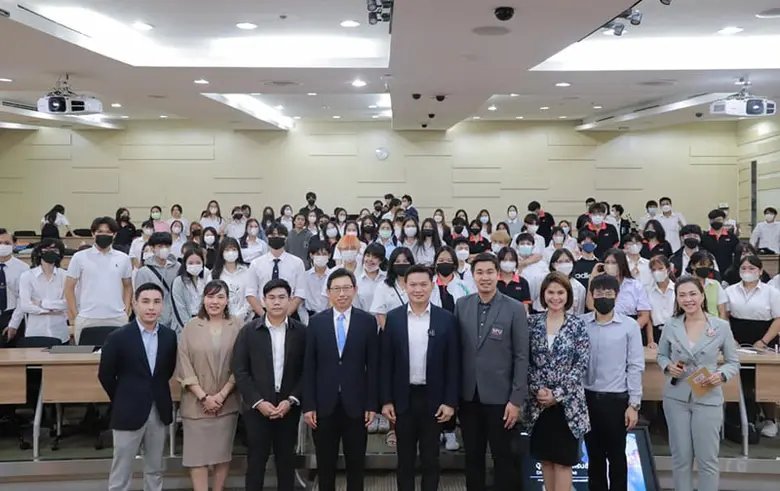 ผศ.ดร.วิรัช เลิศไพฑูรย์พันธ์ รองอธิการบดี...