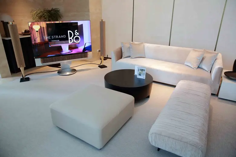 คอนโด The Strand Thonglor X แบง แอนด์ โอลูฟเซน (B & O) โชว์การแมทช์ชุดโฮมเธียเตอร์ที่สุดแห่งปี ส่งมอบความหรูหรา ที่สุดของการดีไซน์