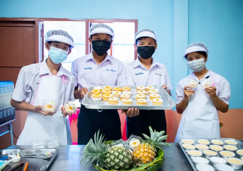 "สับปะรดบ้านคา สายพันธุ์ปัตตาเวีย" รสชาติ...