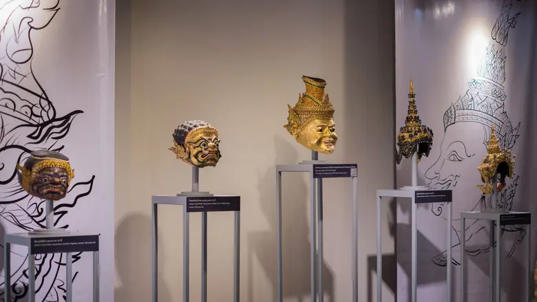 คันฉ่องส่องเพ็ชร์ ยลความวิจิตรของงานช่างเ...