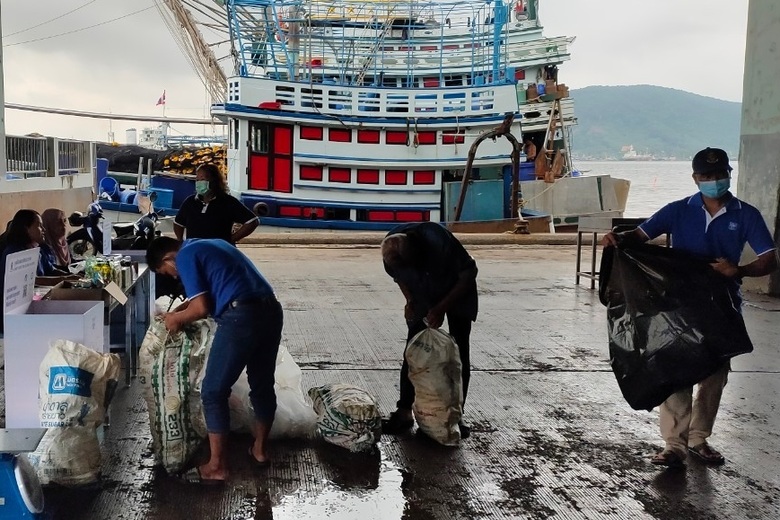 ศูนย์ FLEC โชว์ผลสำเร็จ กิจกรรม "ขยะดี มีค่า" ปี 2565 ปกป้องธรรมชาติ สร้างรายได้ให้แรงงานประมงต่างชาติ