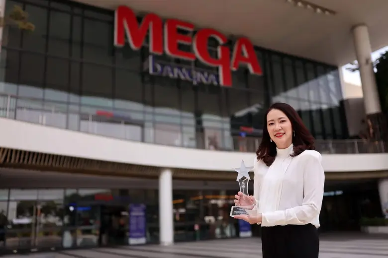 คุณพลินี คงชาญศิริ ประธานเจ้าหน้าที่บริหา...