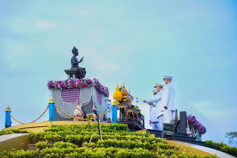 มหาวิทยาลัยรามคำแหง จัดพิธีบวงสรวงและวางพ...