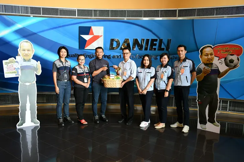 คุณกฤษฎิ์ เจริญวนนที ตัวแทนคณะผู้บริหารบร...