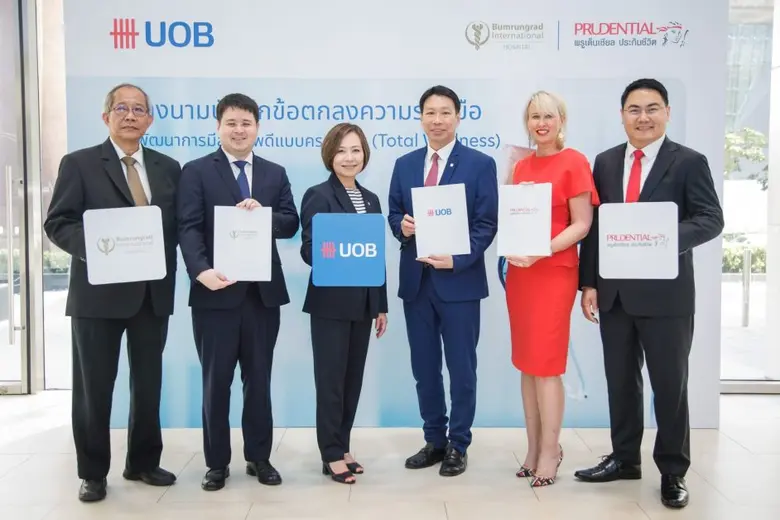 นางสาวซูซาน แฟนนิง (ที่2 จากขวา) ผู้อำนวย...