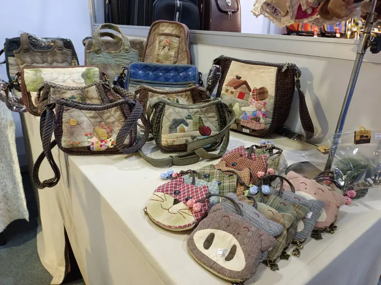 ดีพร้อมแจกจริง !! "อุตสาหกรรมแฟร์ ซื้อของไทย ใช้ของดี สร้างอาชีพดีพร้อม"