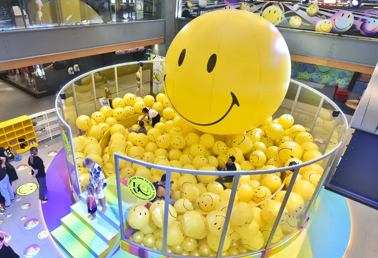 ฉลองเทศกาลแห่งความสุขกับวันสยาม  ในงาน "Siam Smiley(R)  Celebration Infinite Happiness" ตื่นตาตื่นใจฉลองครบรอบ 50 ปี ของรอยยิ้มสุดสนุกระดับโลก