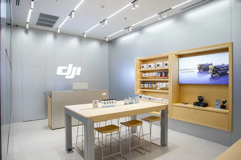 DJI (ดีเจไอ) แบรนด์ชั้นนำของโลกด้านโดรน ก...