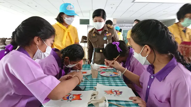 นายสุชาติ ชมกลิ่น รัฐมนตรีว่าการกระทรวงแร...