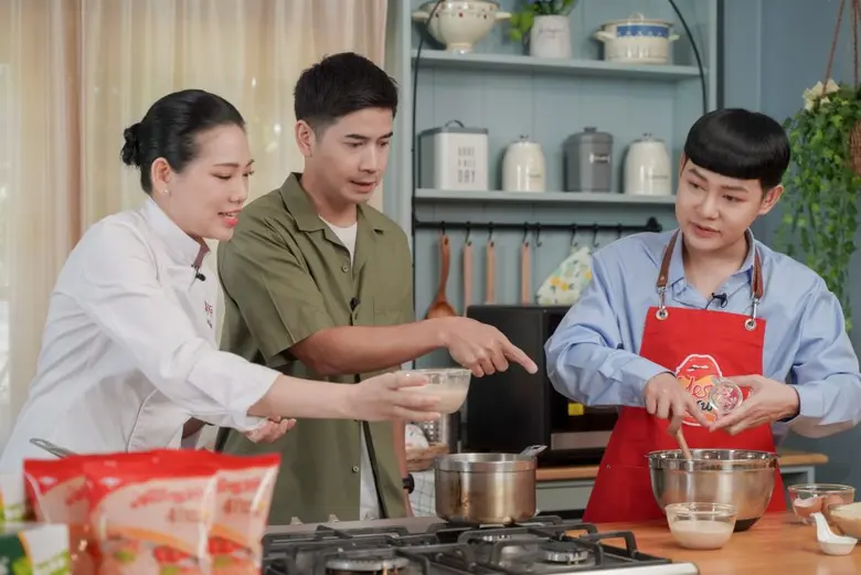 เชฟพลอย จับมือ ดีเจนุ้ย เข้าครัวทำขนมคาวครั้งแรก!!! กับเมนู "Keto Focaccia Bread" ใน "Yesเชฟ โอนะเตง"