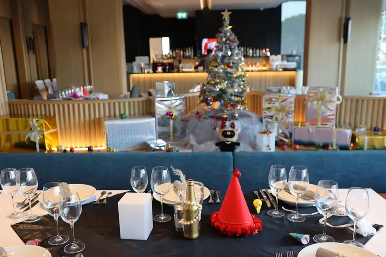 ต้อนรับทุกท่านสู่เทศกาลแห่งความสุขที่โรงแ...