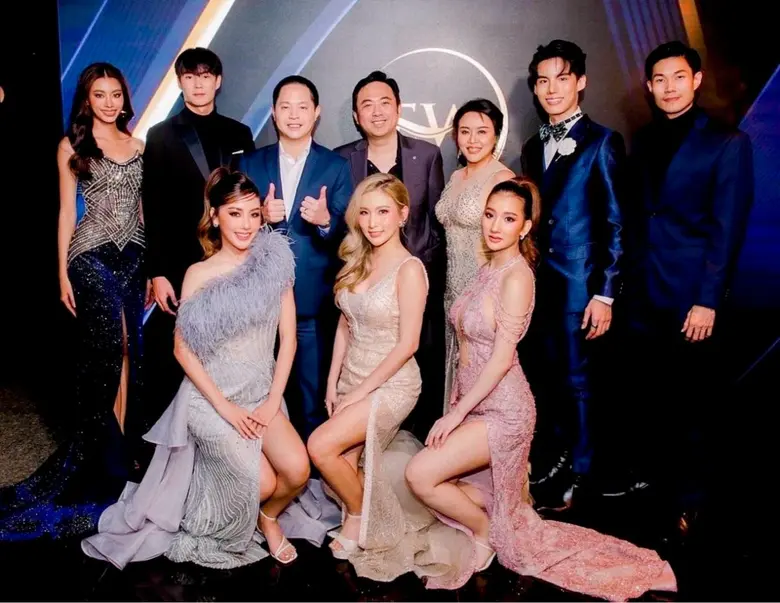 นายแพทย์ระวีวัฒน์ มาศฉมาดล (คุณหมอเส) ประธานเจ้าหน้...