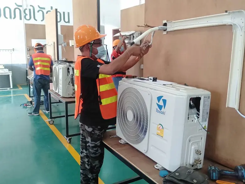 กระทรวงแรงงานปลุกแรงงานจบใหม่ เร่งทดสอบฝีมืออัพค่าจ้าง สูงสุด 900 บาทต่อวัน