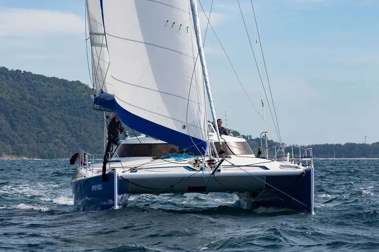 การแข่งขันเรือใบใหญ่วันที่ 3 ภูเก็ตคิงส์คัพรีกัตต้าครั้งที่ 34 ทีมเรือไทย Pine Pacific ติดลมบนครองผู้นำตารางอีกวัน