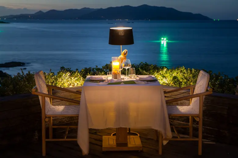 เฉลิมฉลองเทศกาลแห่งความสุขกับ 4 โรงแรมหรู...