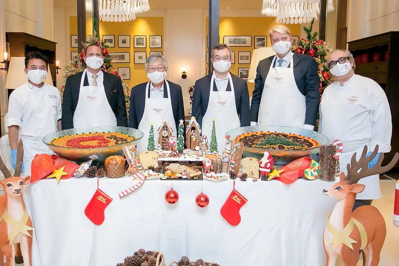 สุทธิเกียรติ จิราธิวัฒน์ (ที่ 3 จากซ้าย) ...