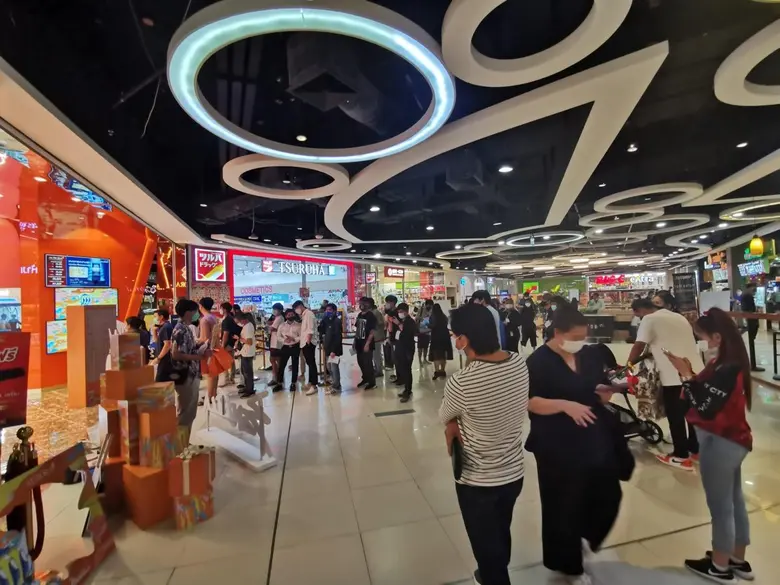 ปรากฏการณ์แห่รับทองคำตั้งแต่ตี 5 กับ "AURORA x BENZILLA" คอลเลคชั่นอาร์ตสุดฮอตแห่งปี คนจองได้ปล่อยของอัพราคา คนพลาดจองเรียกร้องผลิตเพิ่ม