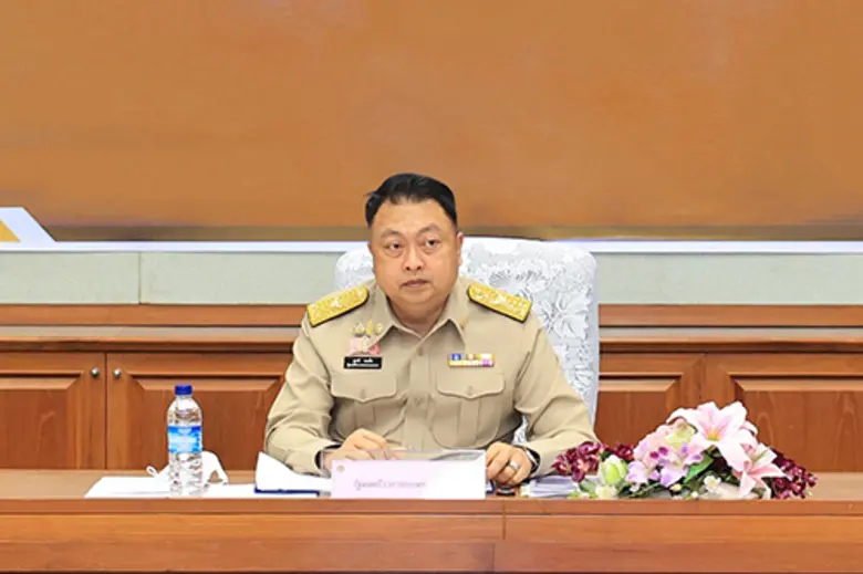 นายสุชาติ ชมกลิ่น รัฐมนตรีว่าการกระทรวงแร...