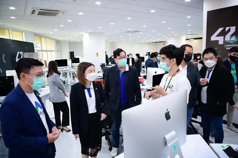 AXONS จับมือ 42 Bangkok พัฒนาโปรแกรมเมอร์รุ่นใหม่ หนุนภาคการเกษตรไทยก้าวสู่ยุคดิจิทัล