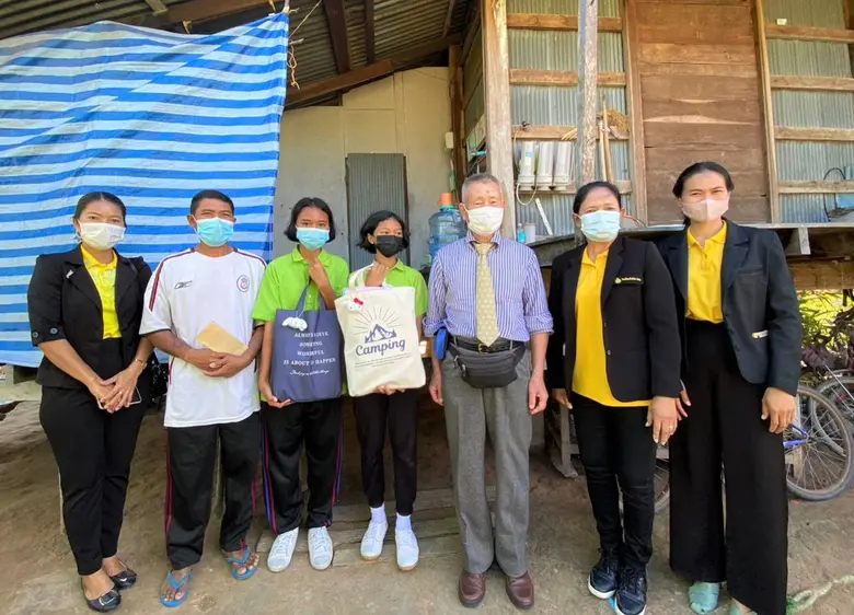 การได้เห็นผู้ยากไร้ได้มีโอกาสทางการศึกษาเ...