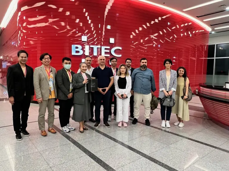 สมาคมคลัสเตอร์เครื่องสำอางไทยพบปะกับผู้แท...