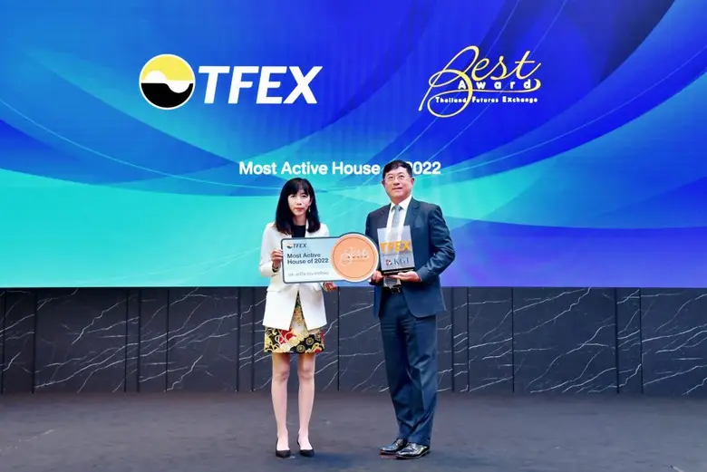 ดร. จื้อ หง หลิน (ขวา) กรรมการอำนวยการ บร...