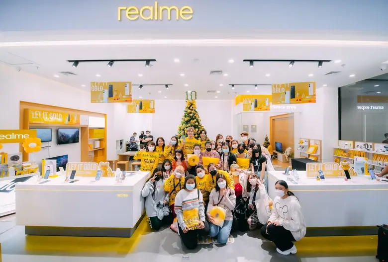 realme เตรียมเฉลิมฉลองเทศกาลคริสมาสต์ มอบเซอไพรส์ส่วนลดสุดคุ้มส่งท้ายปี พร้อมกิจกรรม Let it glow ลุ้นรับรางวัล realme 10 Pro 5G