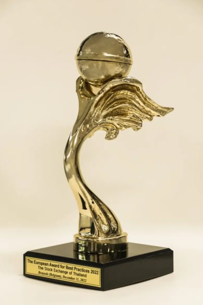 ตลาดหลักทรัพย์แห่งประเทศไทยรับรางวัล "Eur...