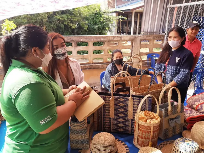 BEDO ลงพื้นที่ดำเนินงาน "โครงการไม้มีค่า-ป่าครอบครัว" เพิ่มพื้นที่สีเขียวชุมชนบ้านคึม จังหวัดสกลนคร