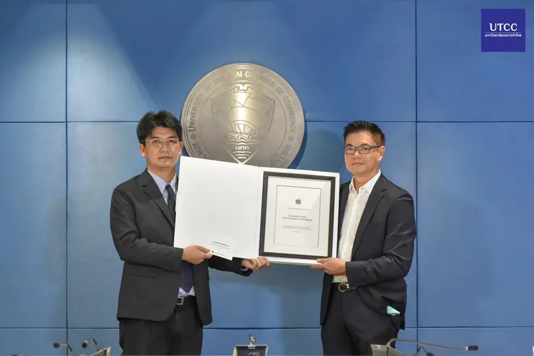 รศ.ดร.สถาพร อมรสวัสดิ์วัฒนา รองอธิการบดีอ...