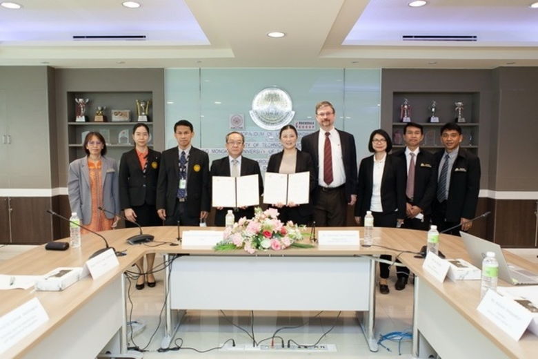 รศ.ดร.ไพโรจน์ สถิรยากร คณบดีคณะครุศาสตร์อ...