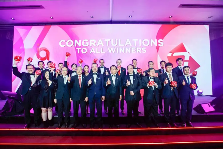 คุณสรรเสริญ เกียรติเวชสุนทร และ ทันตแพทย์...