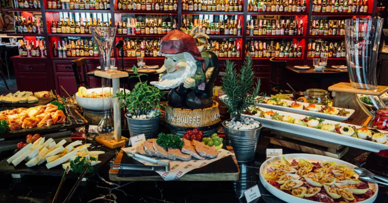 เบลก้า รูฟท็อป บาร์ แอนด์ บราสเซอรี่ มาพร...