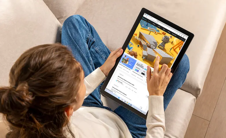 ฮูยอน เปิดตัวคอมพิวเตอร์พร้อมปากกาและกราฟิกส์แท็บเล็ตรุ่นใหม่ล่าสุด ที่งาน CES 2023 โดนใจเหล่าครีเอทีฟและอุตสาหกรรมสร้างสรรค์