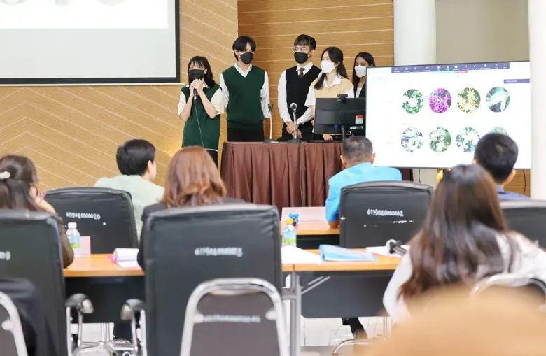 นศ.สถาปัตย์ มข. ผนึกผู้นำชุมชน ออกแบบปรับปรุงภูมิทัศน์โรงเรียนเพื่อเด็กเล็ก