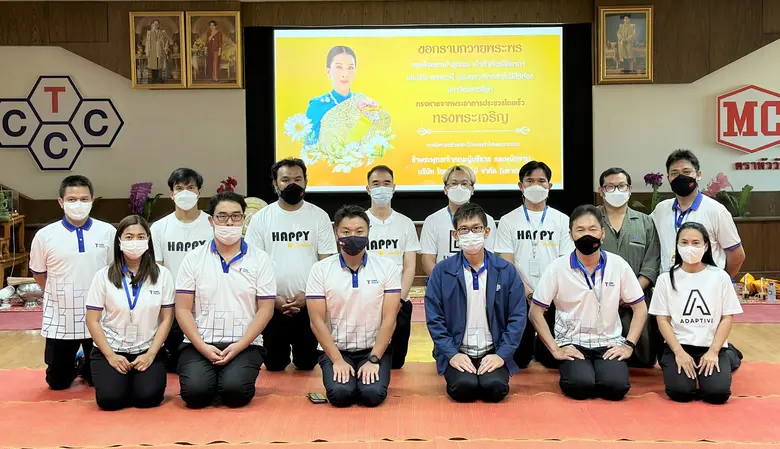 นายทาคาฮิโระ ยามาชิตะ (ที่ 3 ทางขวา) ประธ...