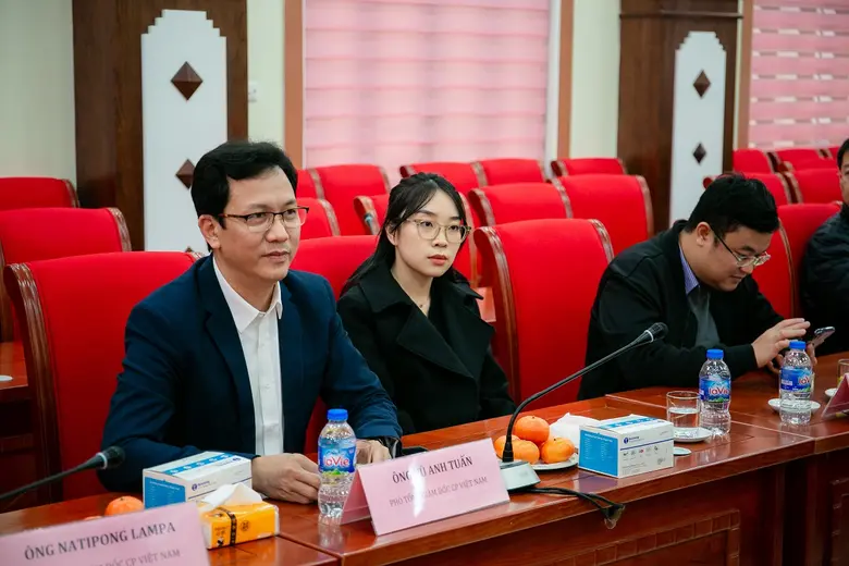 ซี.พี. เวียดนามสนับสนุนชุดทดสอบสารเร่งเนื้อแดงแก่กรมปศุสัตว์ ยกระดับความปลอดภัยอาหารชาวเวียดนาม